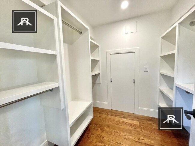 Foto del edificio - 3 bedroom in Brighton MA 02135