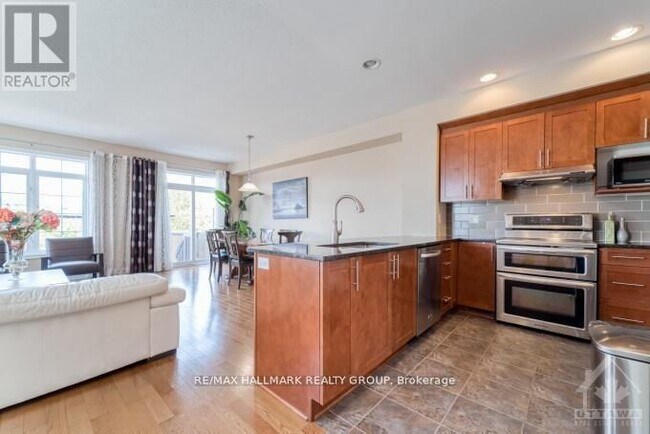 Building Photo - 401 Foxhall Way