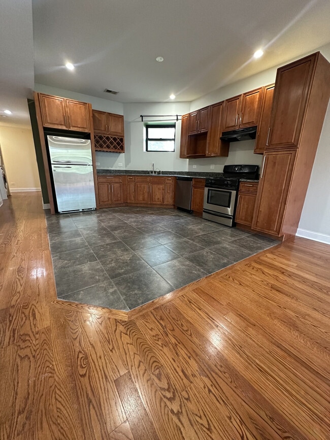 Foto del edificio - 4336 S Indiana Ave