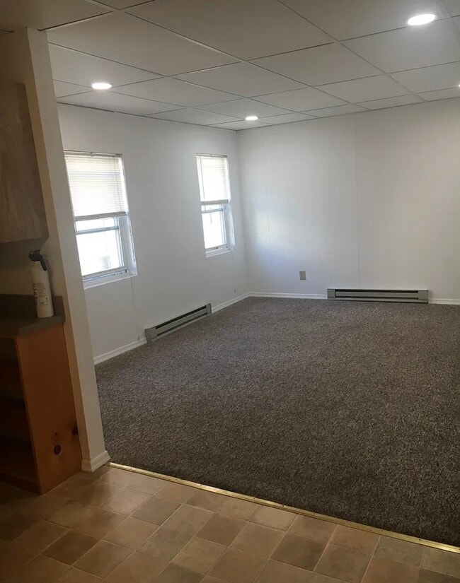 Building Photo - 339 S Poplar St