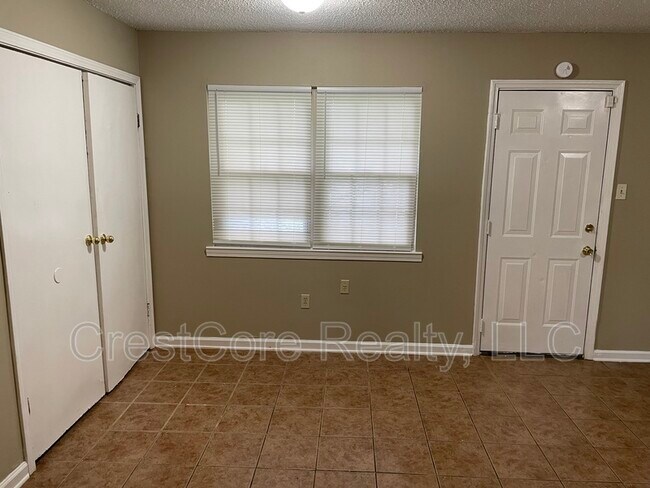 Foto del edificio - 5493 Adams Cir