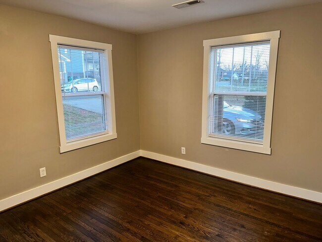 Foto del edificio - Beautiful 2 Bedroom Belmont Bungalow