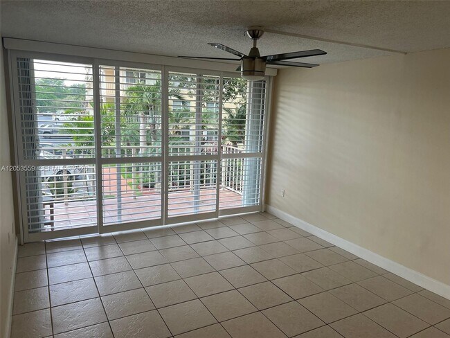Building Photo - 13100 SW 92nd Ave