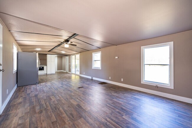 Foto del edificio - 101 Caroline Ave