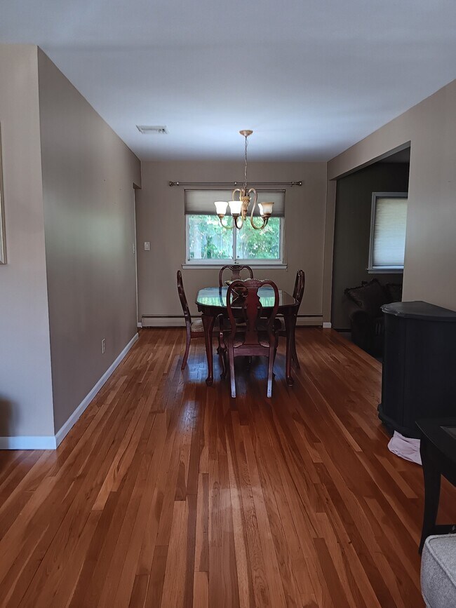 Foto del edificio - 97 Redwood Ln