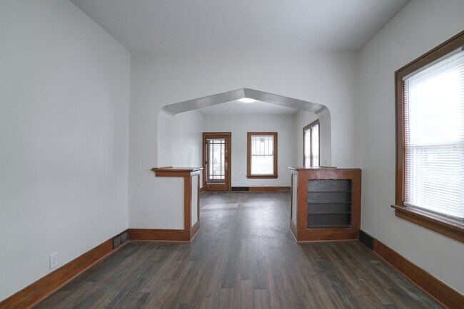 Building Photo - 1325 Cedar