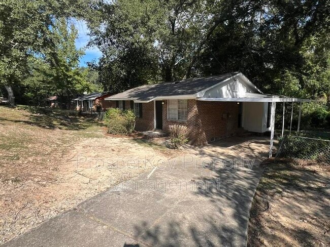 Building Photo - 502 Fall Dr