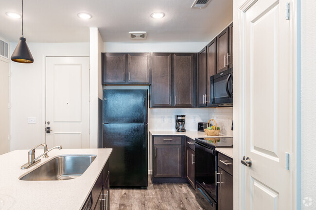 2HAB, 1BA - 966 ft² - McKee City Living