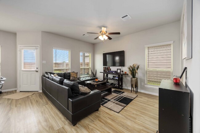 Foto del edificio - 6526 Macroom Meadows Ln