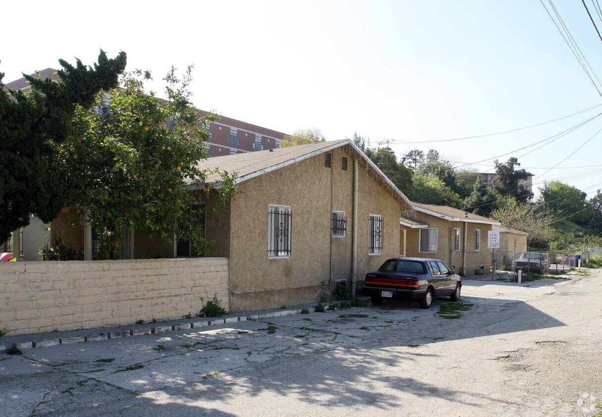 Primary Photo - 3416 Manitou Ave