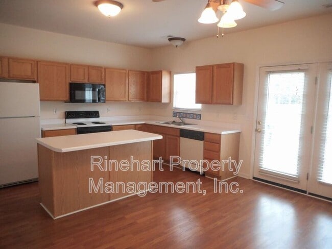 Building Photo - 737 Atherton Way