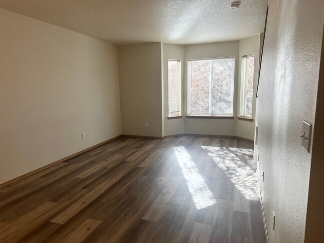 Foto del edificio - *HALF OFF first full month of rent!* Darli...