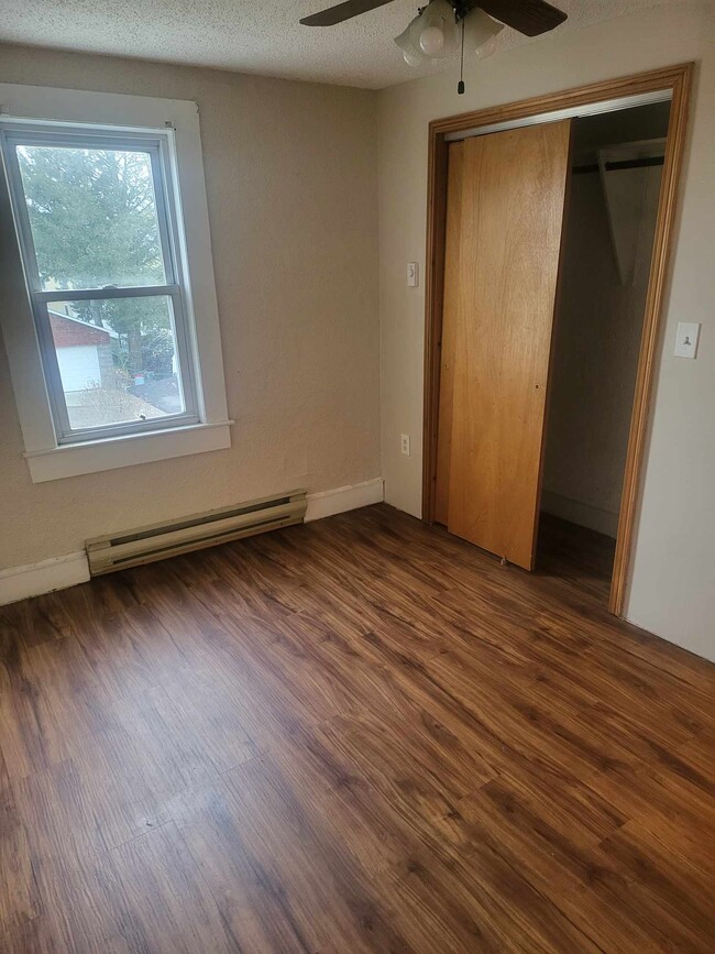 Foto del edificio - 1271 Reynolds Ave