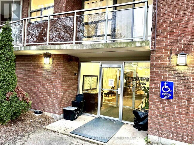 Photo du bâtiment - 7-307 Riverview Blvd