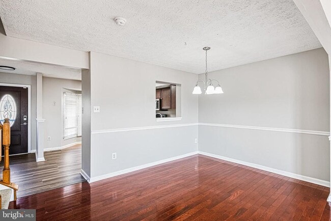 Building Photo - 5 Brantwood Ct