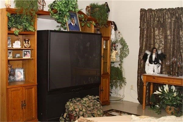 Building Photo - 919 Sutton Dr