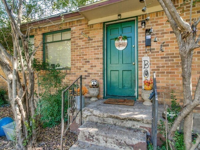 Foto del edificio - 1018 Denton Street Unit 1018