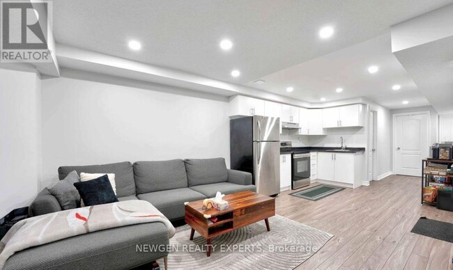 Building Photo - 68 Root Crescent