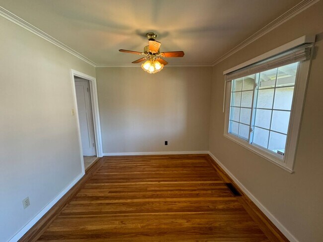 Foto del edificio - Premier Large 4-bedroom, 2-bath residence,...