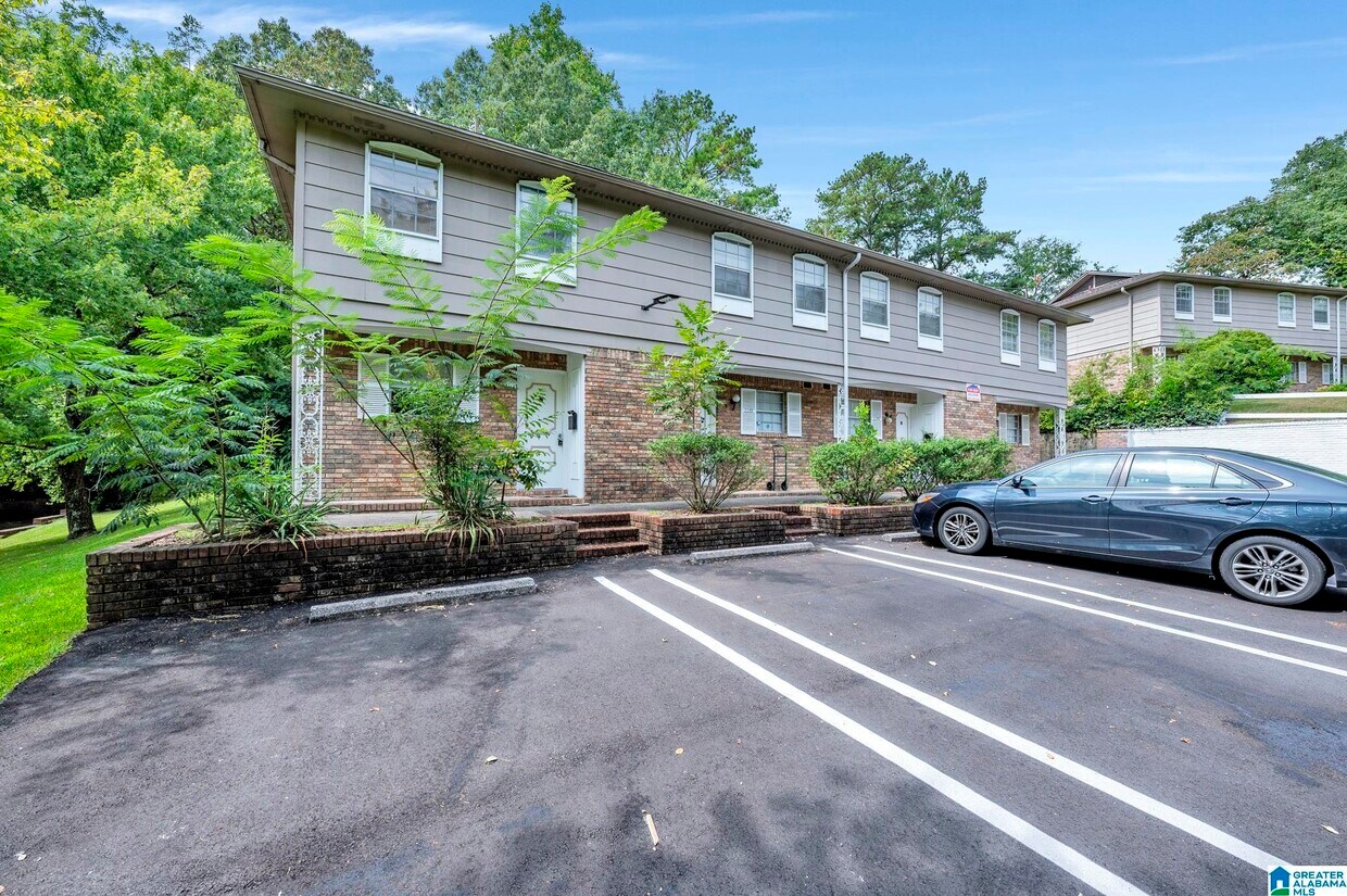 2286 Chapel Hill Rd, Birmingham, AL 35216 Townhome Rentals in