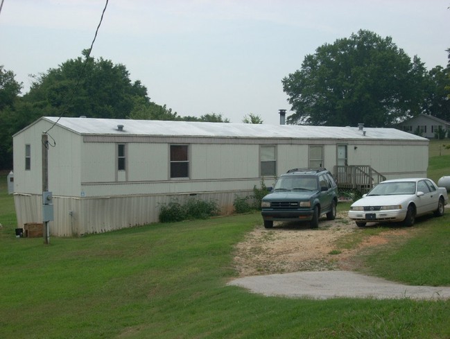 Building Photo - 1904 Pond Fork Church Rd