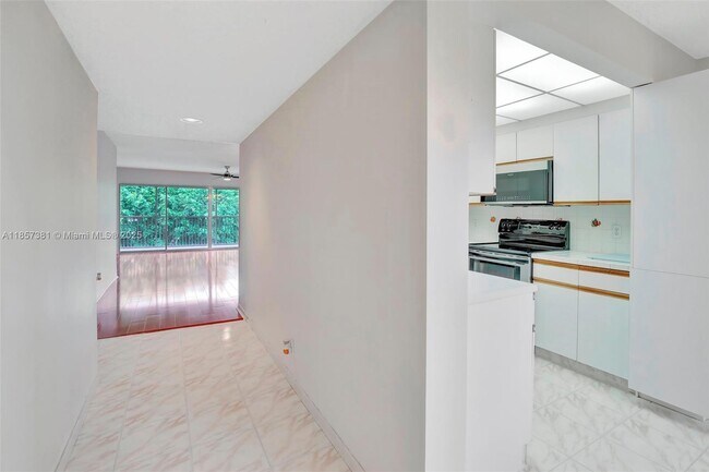 Building Photo - 1200 SW 125th Ave