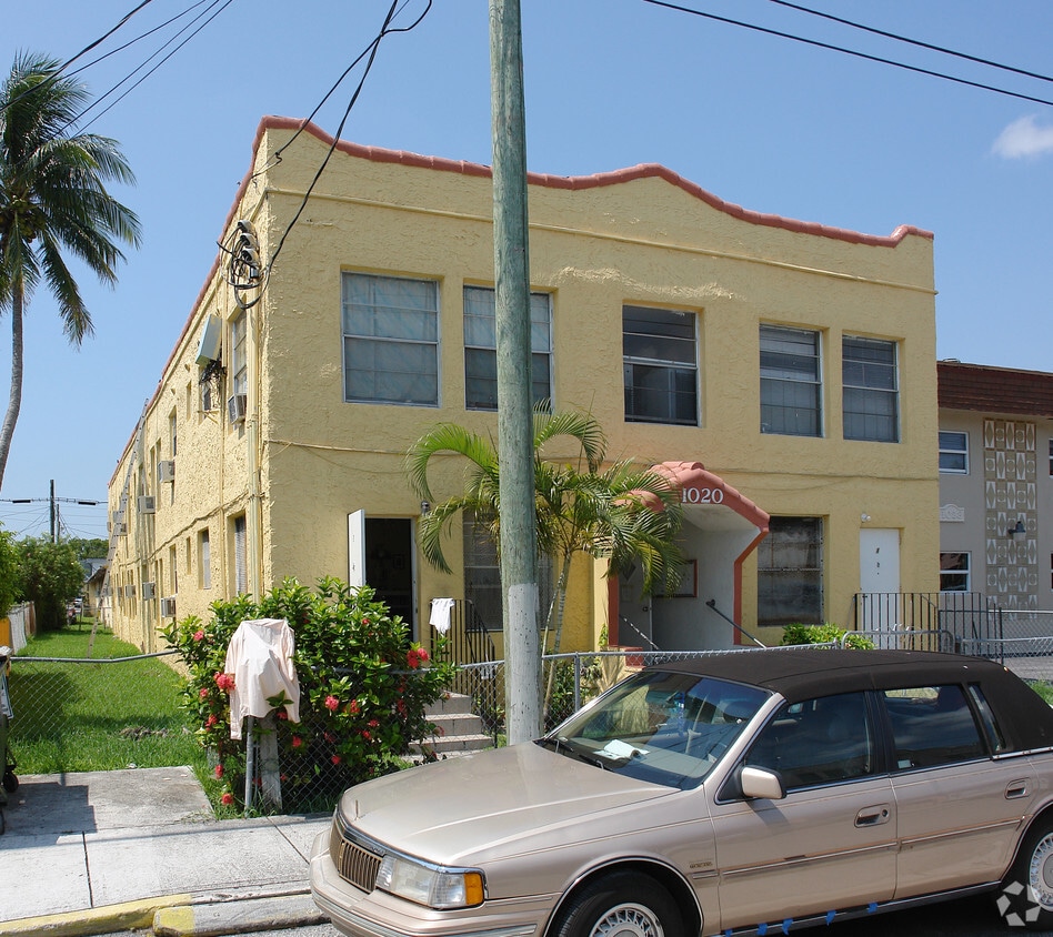 Building Photo - 1020 SW 2nd St