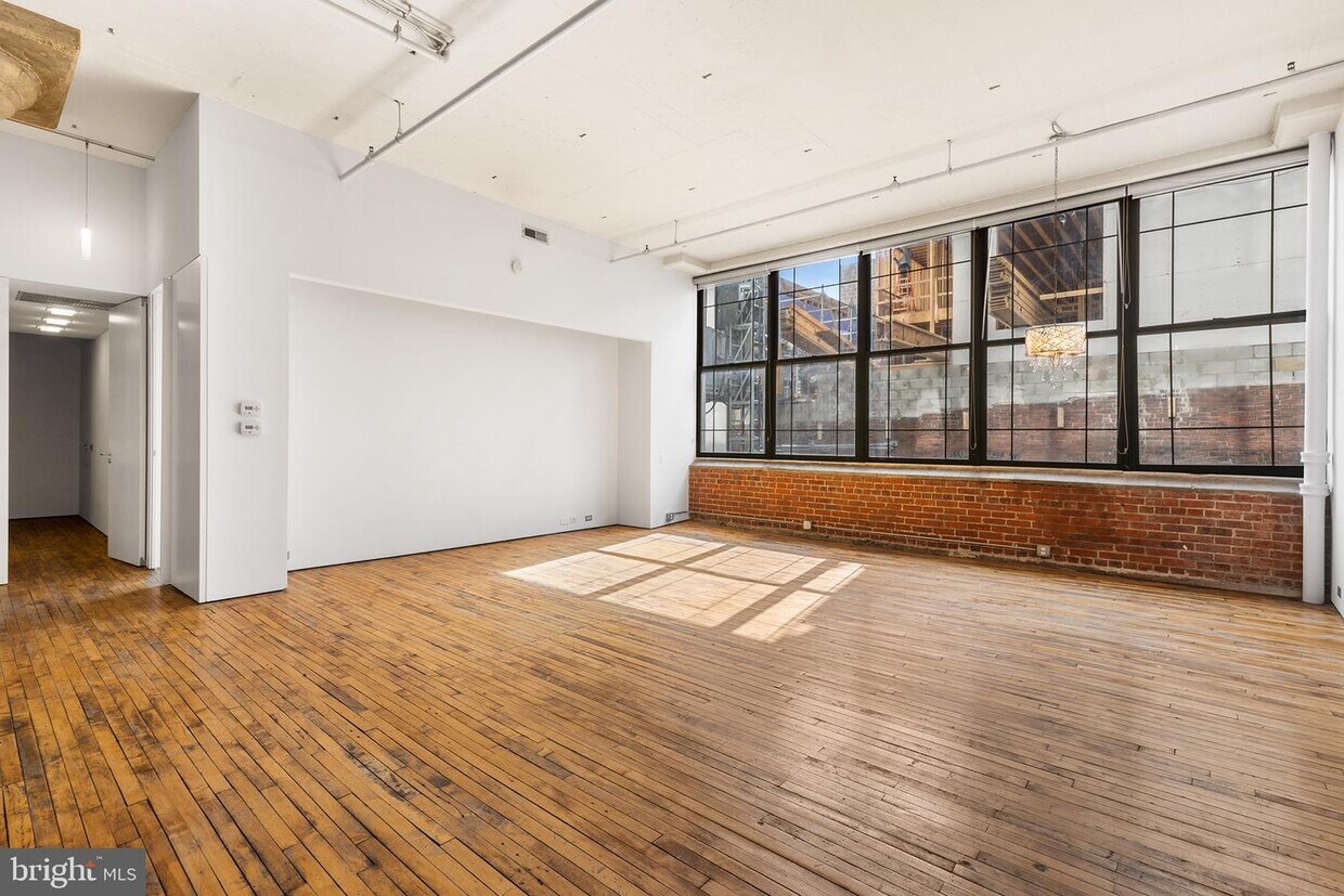 Primary Photo - 314-22 N 12th St