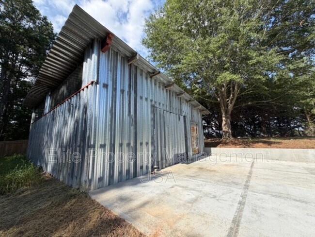 Foto del edificio - 7134 Williams Rd