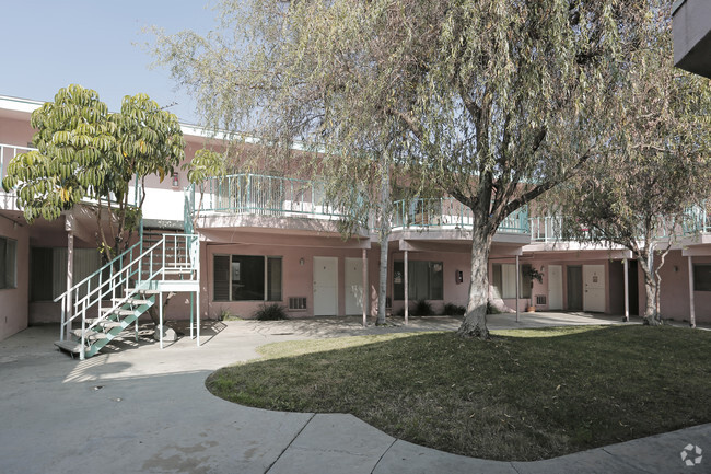 Building Photo - Bellflower Boulevard Apartments