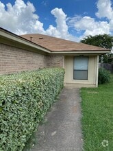 Building Photo - 2812 Ridgecrest Dr
