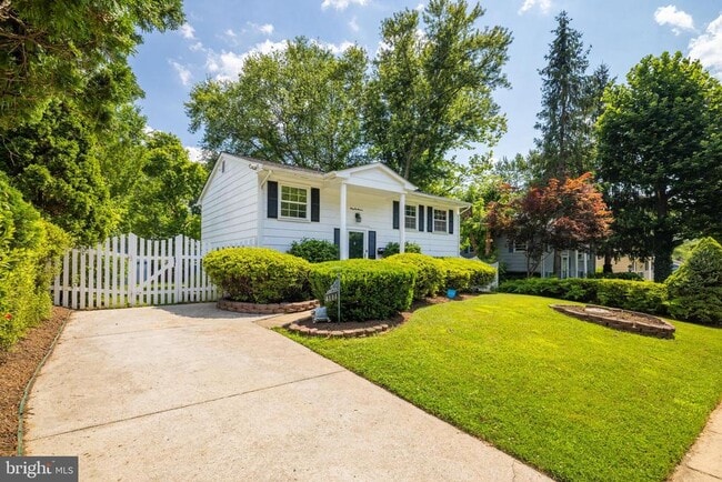 Building Photo - 4111 Hemingway Dr