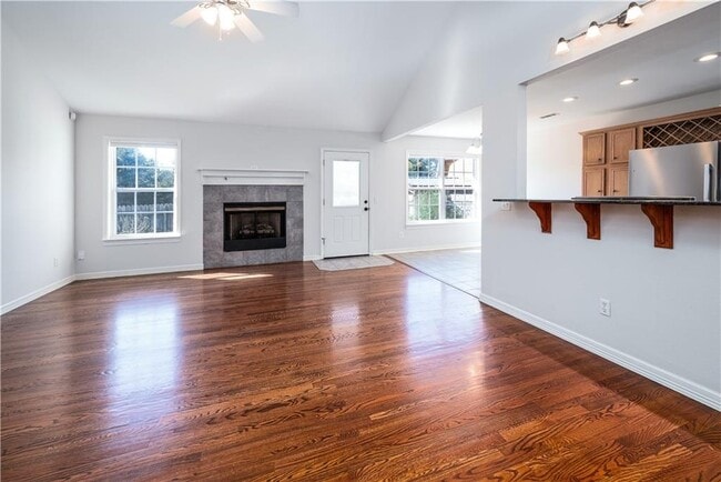 Building Photo - 1005 Zachary Dr