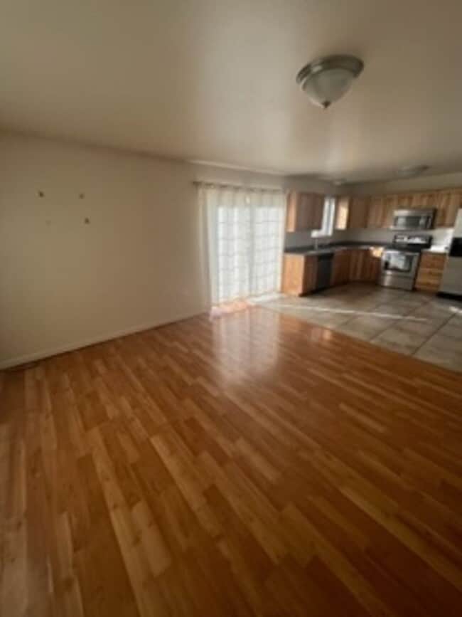 Building Photo - 4020-4026 W Lamont Way