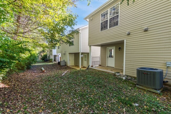 Foto del edificio - Knoxville 37912 - 2 bedroom, 1.5 bath Cond...