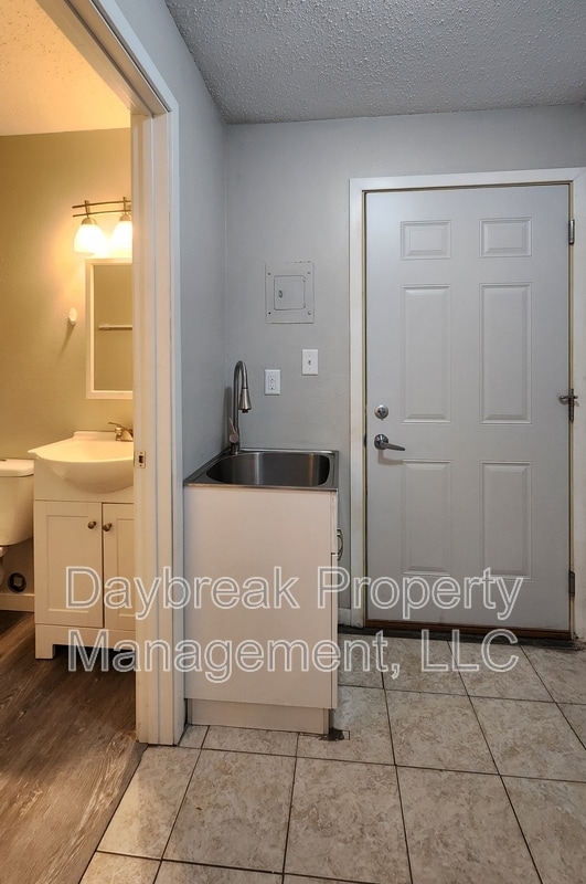 Foto del edificio - 717 30th St N