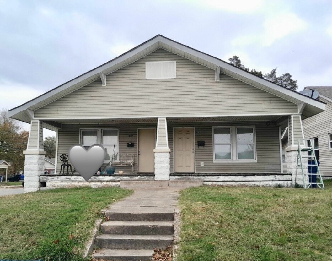 Front duplex - 2201 N I St