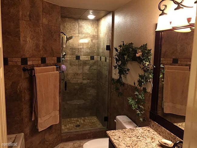 Building Photo - 102 Harbour Town Ln