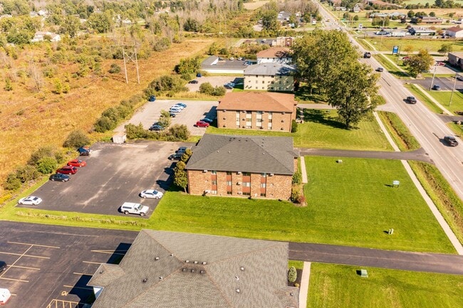 Building Photo - Maplewood Apartments