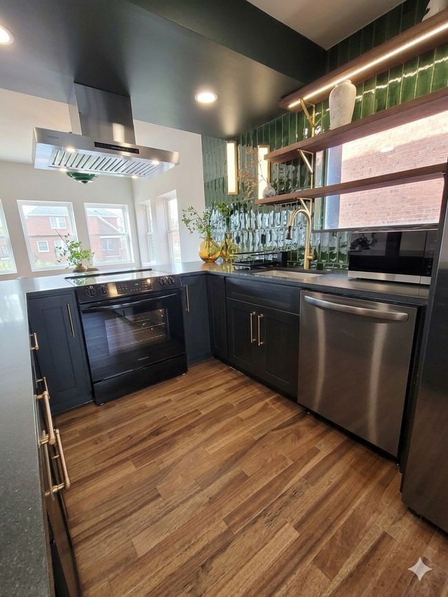 Foto del edificio - 321 Channing St NE