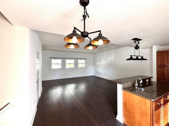 Foto del edificio - 451 NE 1st St