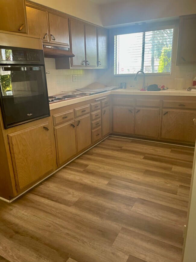 Foto del edificio - 26296 Cherry Hills Blvd