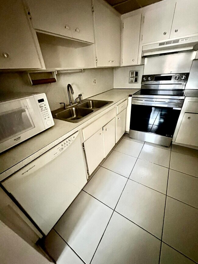 Foto del edificio - 98 Stratford H