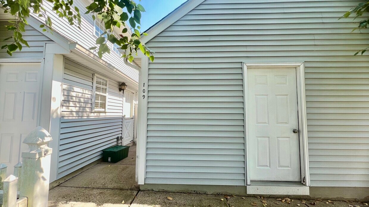 Foto principal - 109 Misty Meadow Ln