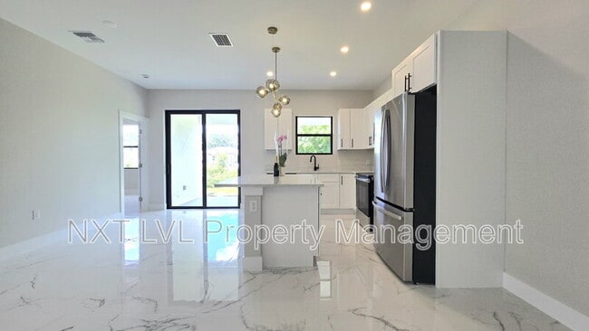 Foto del edificio - 702 Hightower Ave S