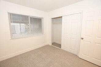 Building Photo - The Grove Apartments