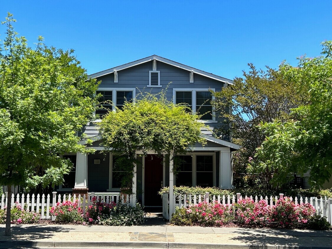 Primary Photo - 6740 Yount St