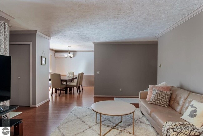 Building Photo - 3814 Maid Marian Ln