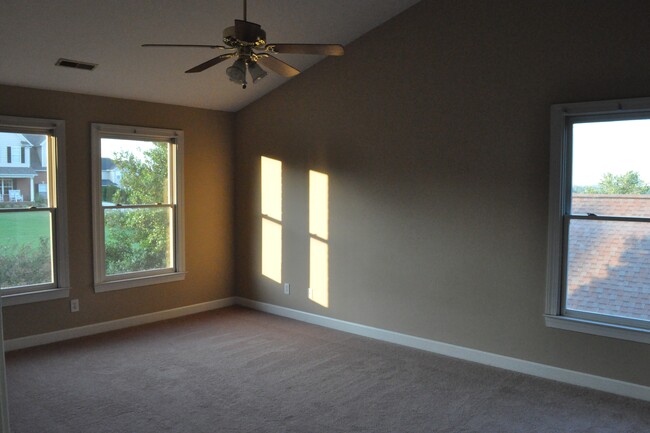 Building Photo - 1621 Rising View Ln