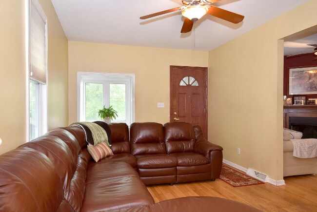 Foto del edificio - 5608 N Ozark Ave